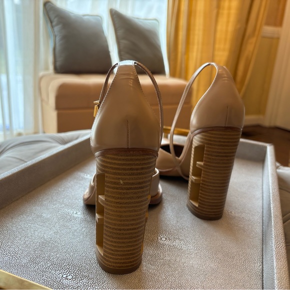 Beautiful fendi shoes worn only once - Picture 3 of 3